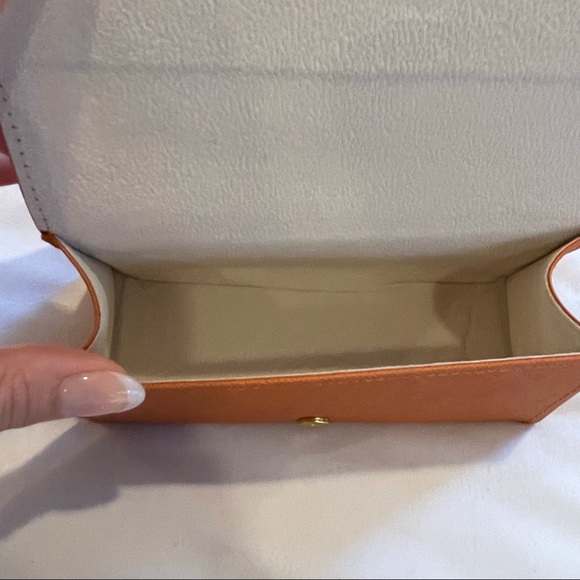 New Tory Burch Shiny Light Gold Aviator Sunglasses - Picture 4 of 5